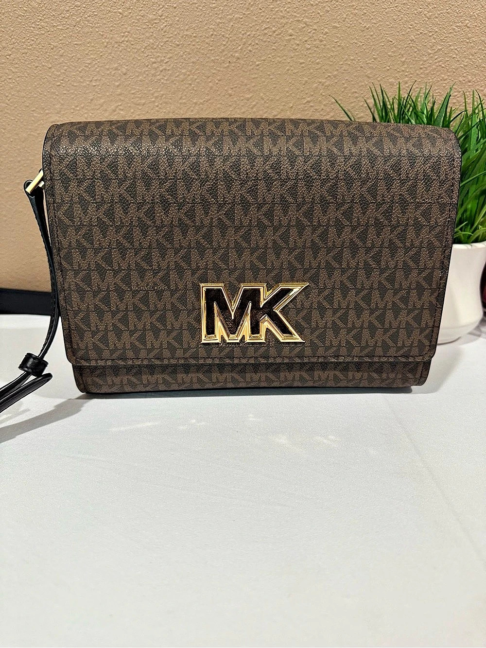 Michael Kors Greenwich Medium Signature Logo Convertible Crossbody Bag